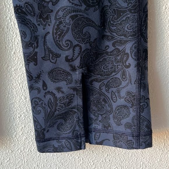 Lululemon Wunder Under Crop leggings Deep Sea Blue / black - Picture 4 of 5